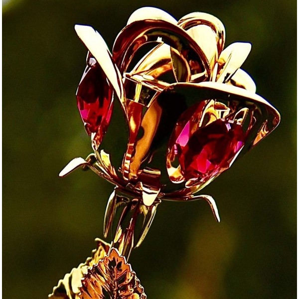 Rose with pink crystals, by Arribas and Disneyland Paris Rose with pink crystals, by Arribas and Disneyland Paris