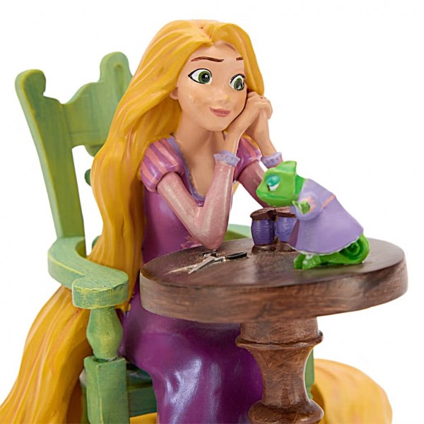 Princess Rapunzel, Tangled figurine, Disneyland Paris Princess Rapunzel, Tangled figurine, Disneyland Paris