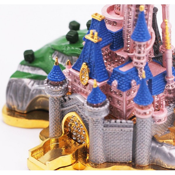 Disneyland Paris Castle Figure with Crystals- by Arribas Collection Disneyland Paris Castle Figure with Crystals- by Arribas Collection