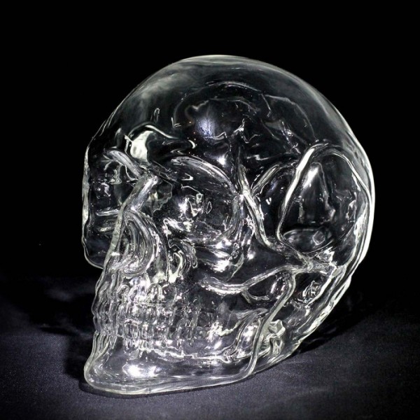 Glass skull ornament, by Arribas Glass skull ornament, by Arribas