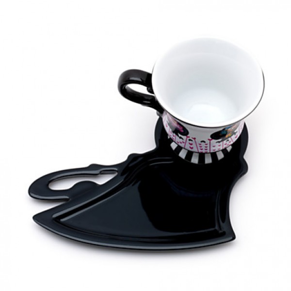 Disneyland Paris Alice in Wonderland Cup and Saucer Disneyland Paris Alice in Wonderland Cup and Saucer